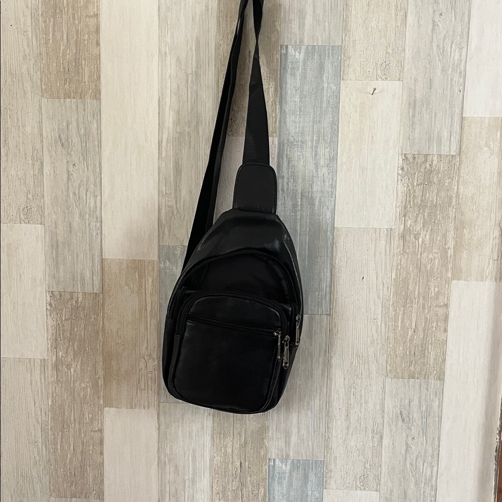 Elegant Black Leather Shoulder Bag